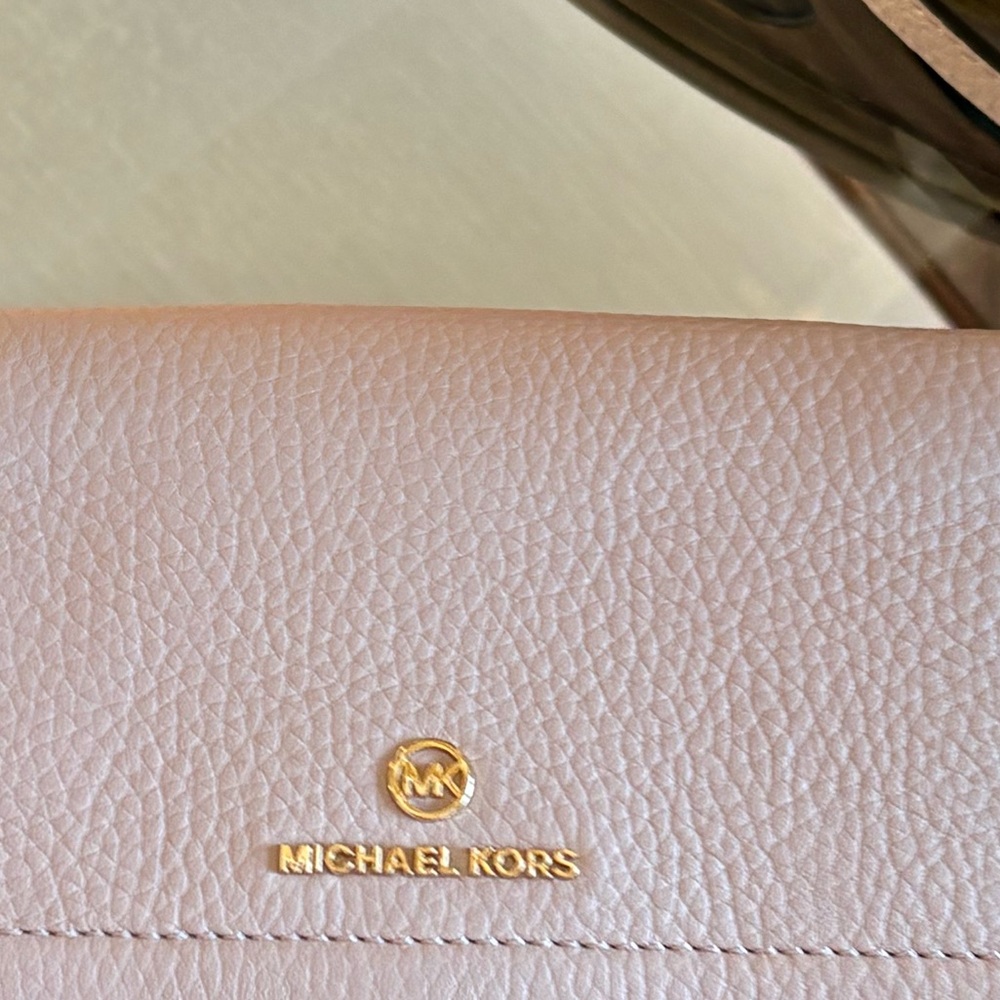 🩷🩷MICHAEL KORS JET SET LEATHER CHARL SMART PHONE CROSSBODY BAG IN SOFT PINK!🩷🩷 - Picture 8 of 10
